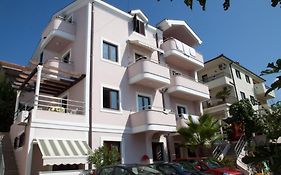Apartments Maslina